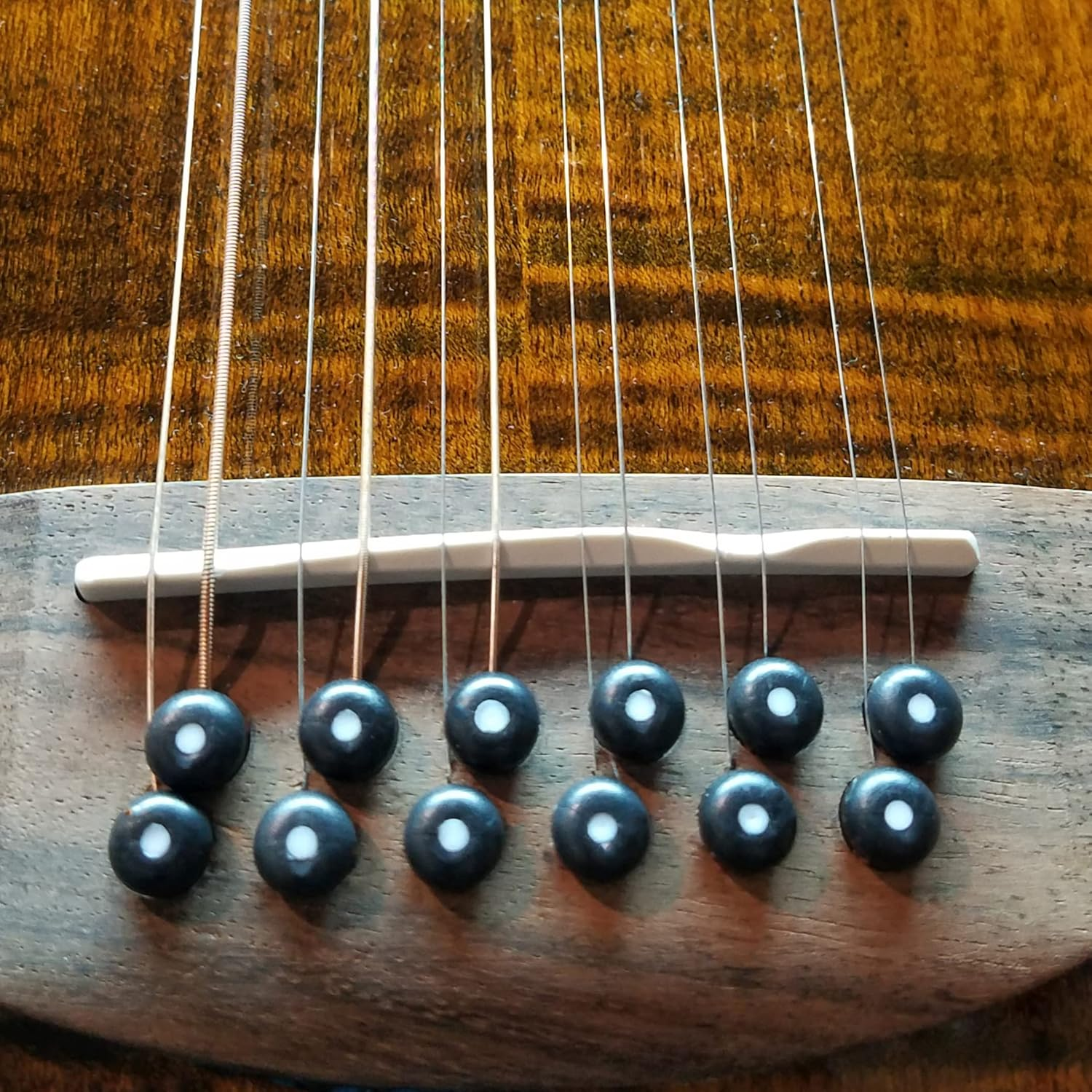 GHS Phosphor Bronze 605 Acoustic Guitar String Set, 12 Strings Extra Light, .009-.042 image number 3