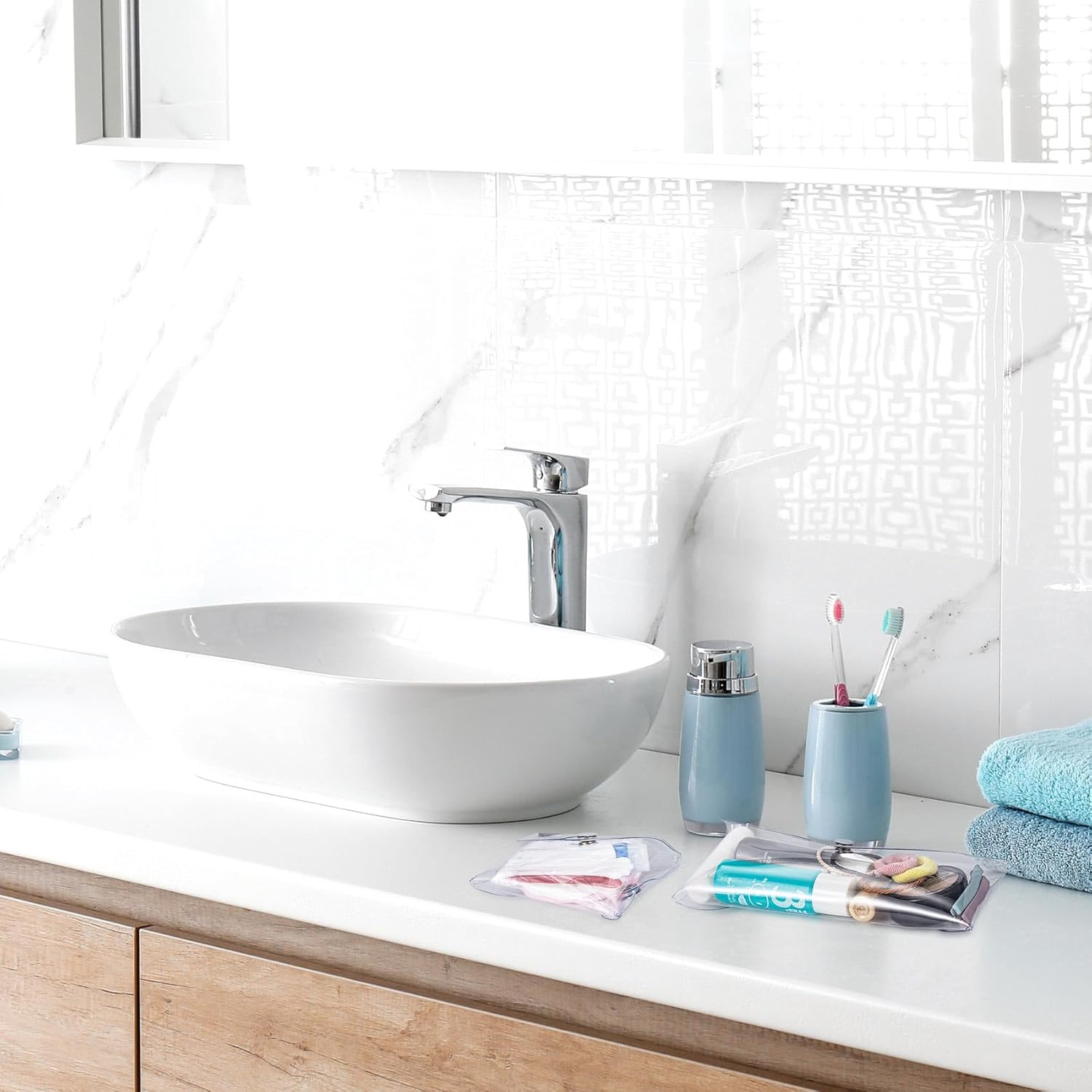 3 Pack Transparent Cosmetic Bags, Different Size Portable Waterproof PVC Makeup Cases Organizers Pouch Carrying Accessories for Lipstick Facial Cleanser Shampoo Storage- Small & Medium & Large,