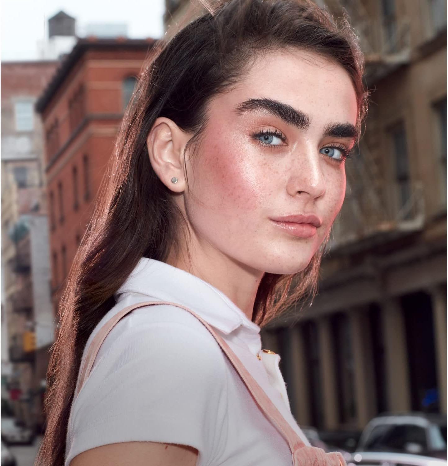 MAYBELLINE Cheek Heat Blush, Blush, Gel Formula, Water-Based Colour Pigments, Glossy Finish, 15 Nude Burn, 10 Ml (Pack of 1) image number 3