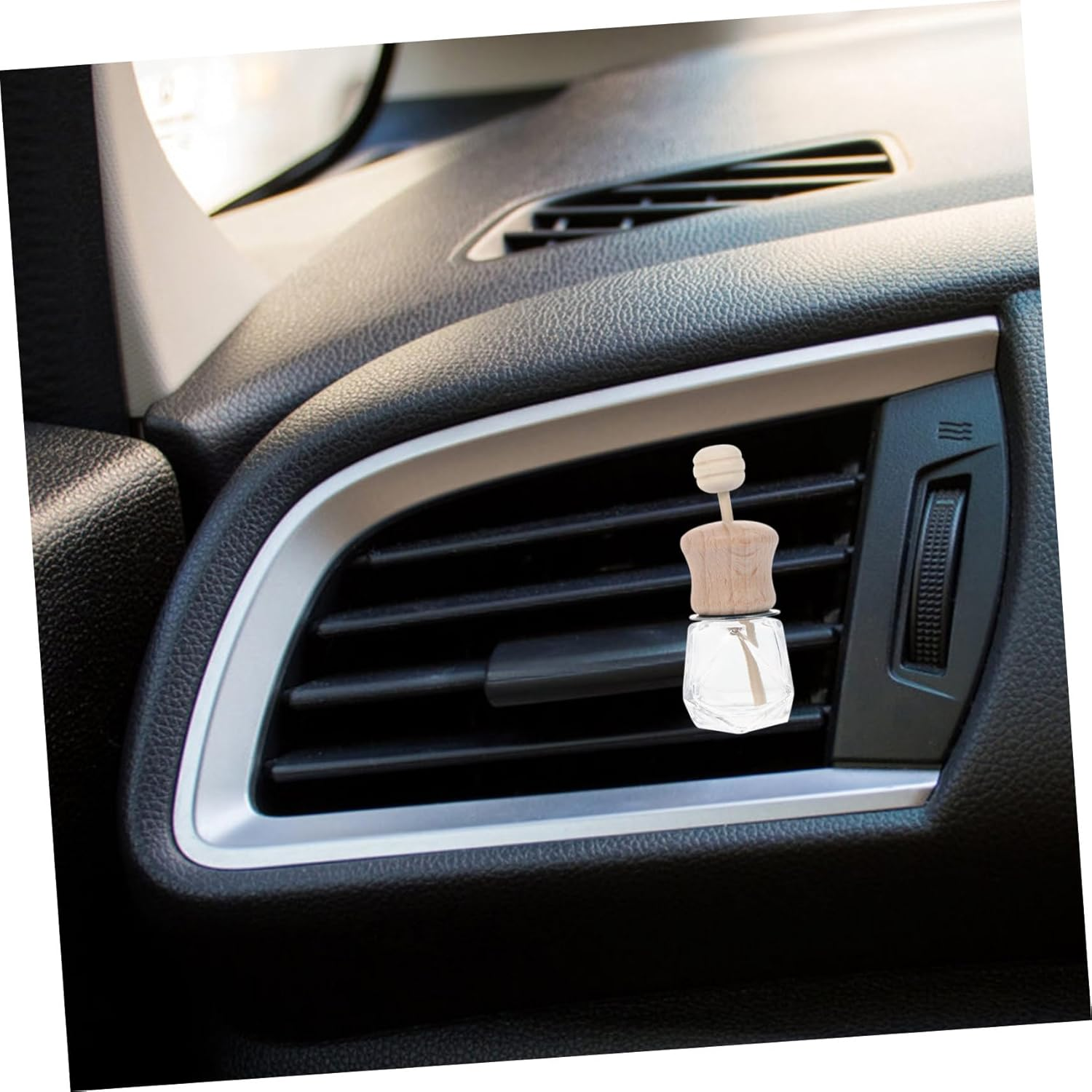 Holibanna 3Pcs Car Air Freshener Bottles Aromatherapy Diffuser Containers Wooden Lid for Essential Oils Vent Clip for Home Office Vehicle Use image number 5