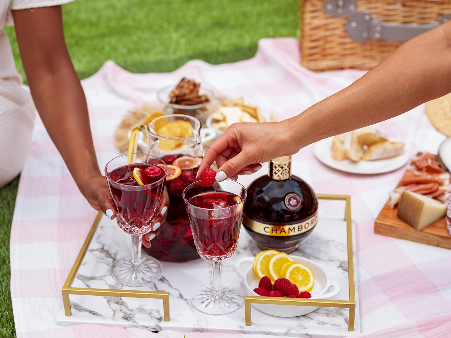 CHAMBORD Black Raspberry Liqueur, 700 Ml image number 5