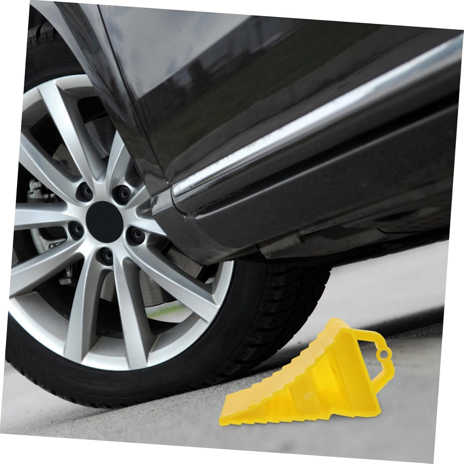 Zerodeko 2Pcs Non-Slip Plastic Wheel Chocks with Handle 20X12X11Cm Portable Car and Rv Tire Wedges Heavy Duty Garage Parking Supports for Travel Trailers and Campers image number 4