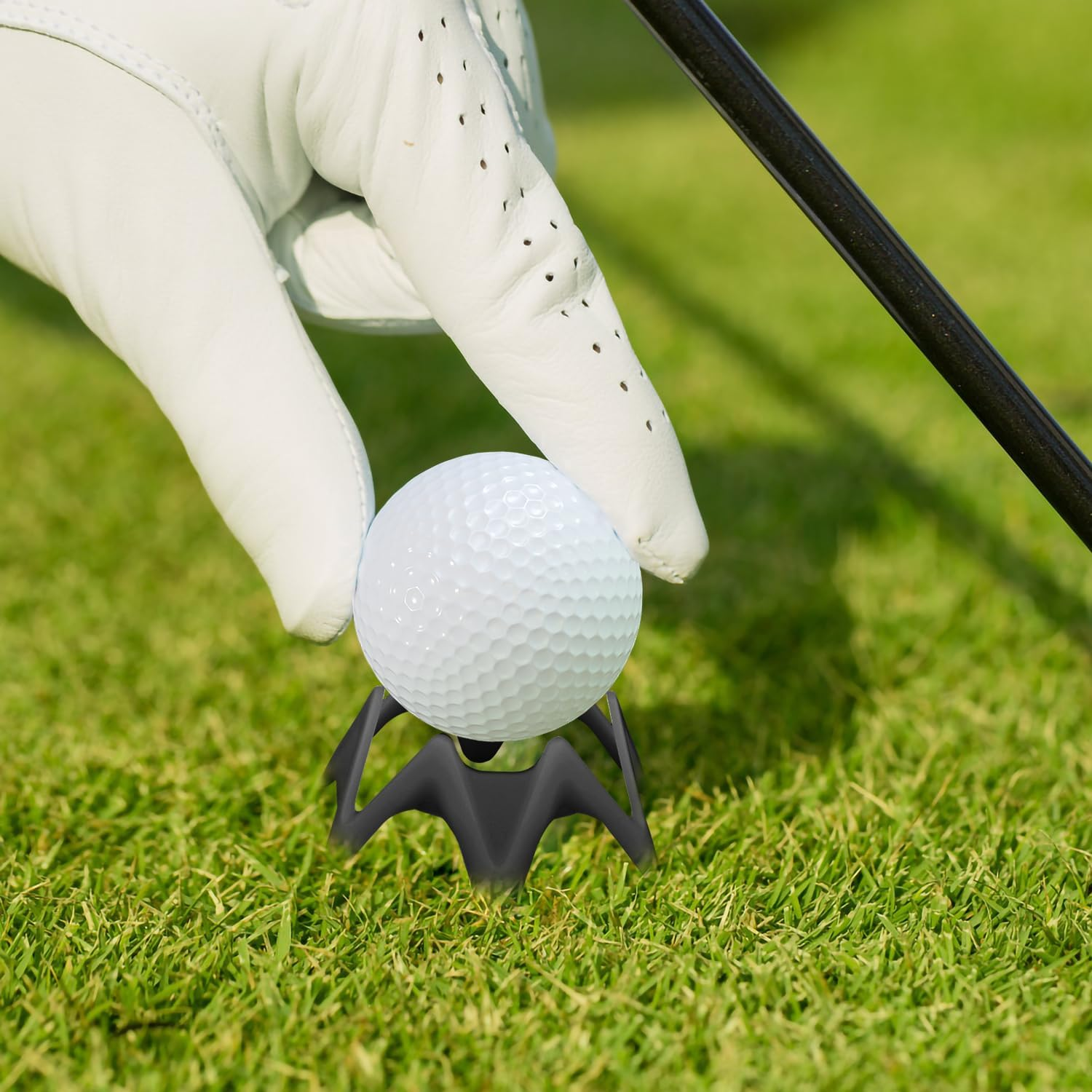 PEUTIER 15Pcs Plastic Golf Tees, Small Practice Golf Tees Indoor Golf Simulator Tees Winter Golf Tees for Mats Golf Training Accessories for Beginners Golfers image number 2