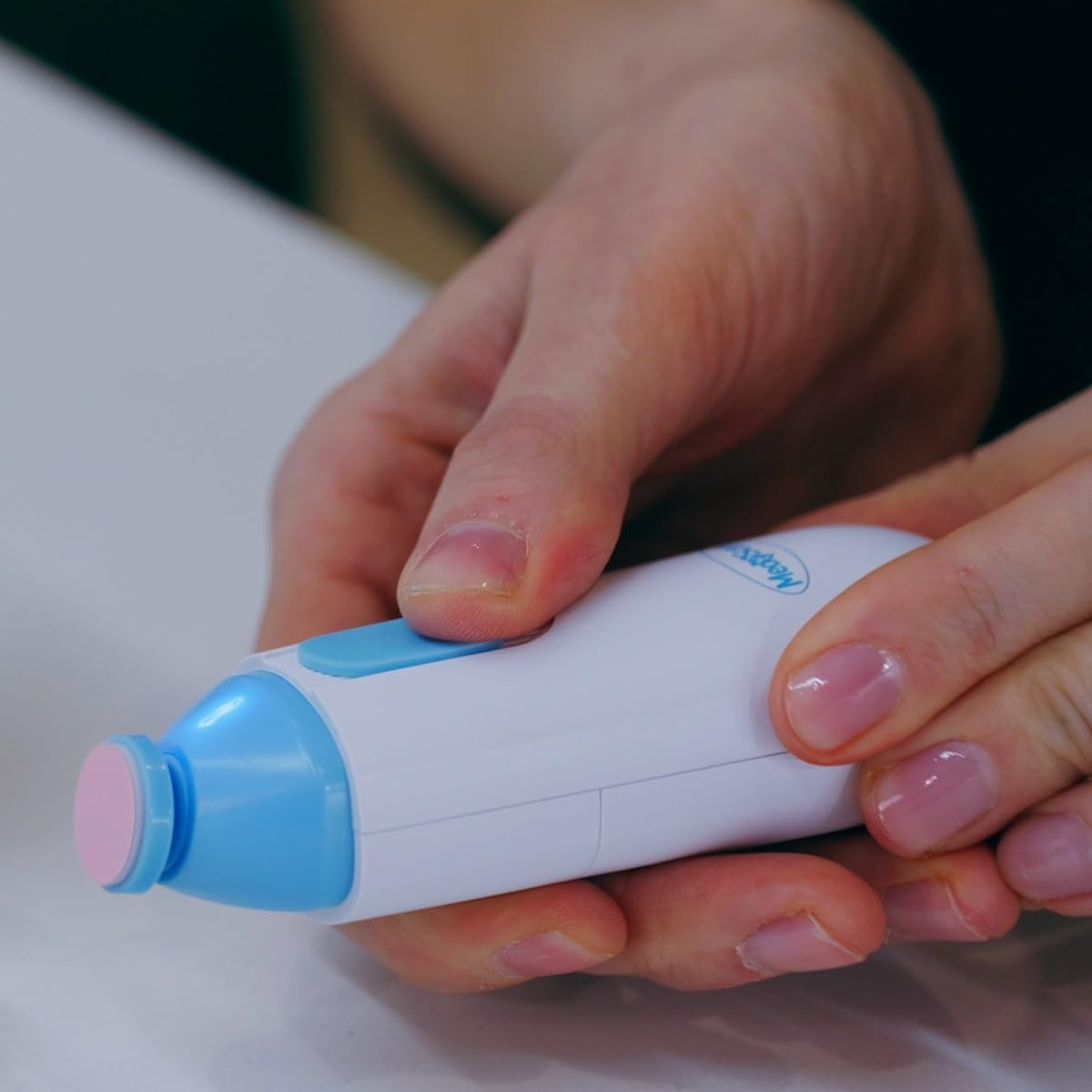 L'Il Nail Buffer &ndash; Electric Baby Nail Trimmer with LED Light, 5 Buffer Heads, Quiet & Safe Infant Nail File, Portable Baby Manicure Set, Includes Batteries & Carry Case image number 1