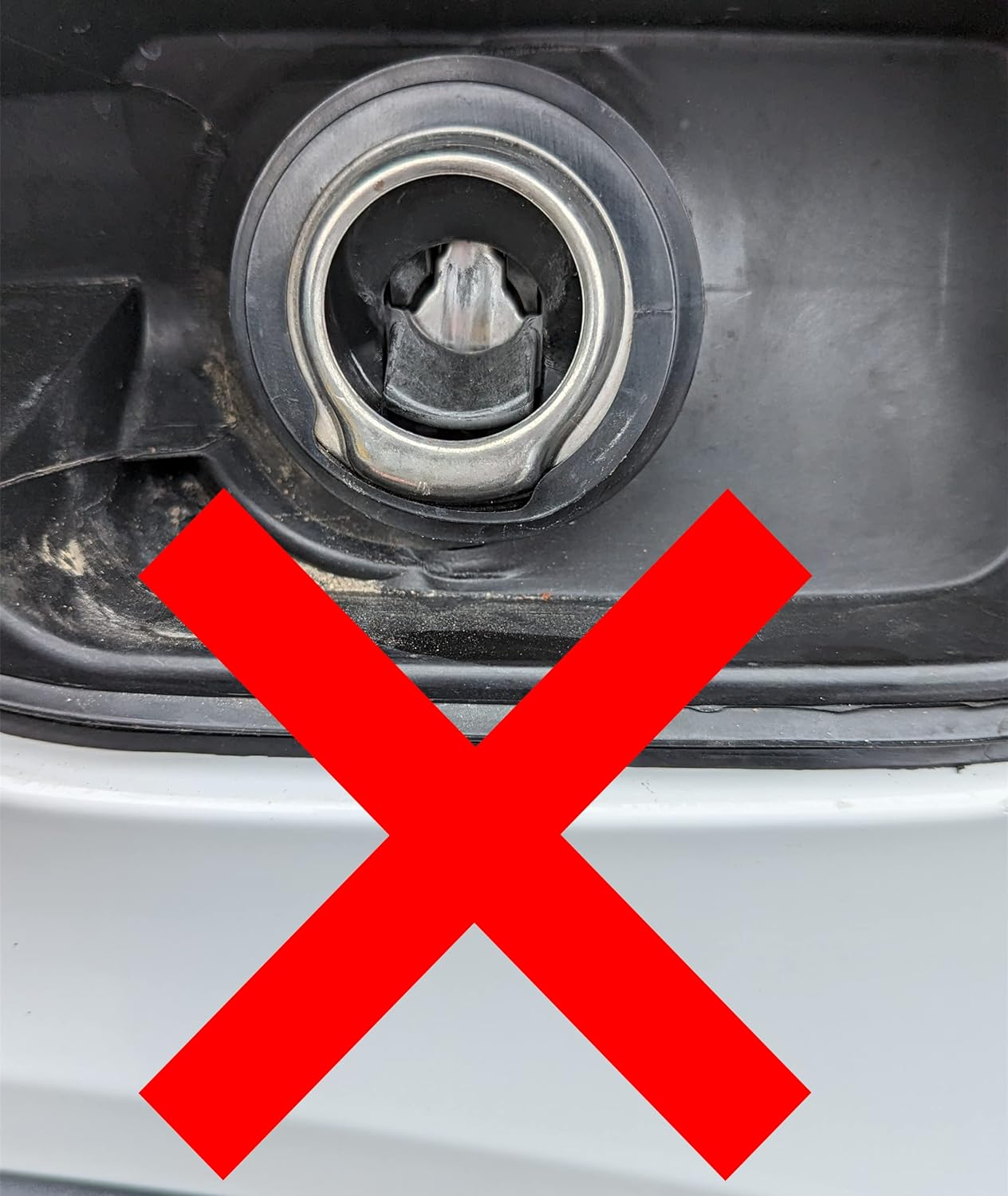 Capless Fuel Port Dust Cover &ndash; Compatible with Dodge, Ram & Chrysler Vehicles &ndash; Protects Capless Gas Systems from Dirt, Dust & Moisture (Made in U.S.A.)