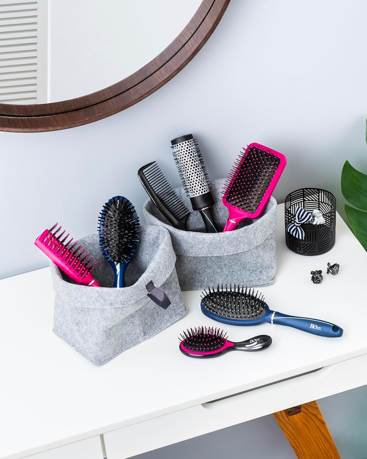 Fancy Oval Brush - Special Hair Removal - All Hair Types - Paris image number 3