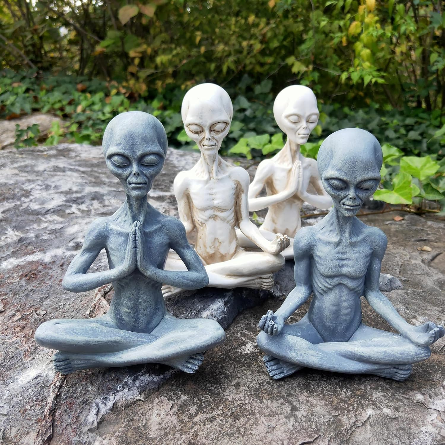 CHBDJY Alien Statue, Meditation Yoga Alien Figure, 6.3" H Resin UFO Alien Sculpture for Home Indoor Outdoor Patio Lawn Yard Decor, Collectable Gift