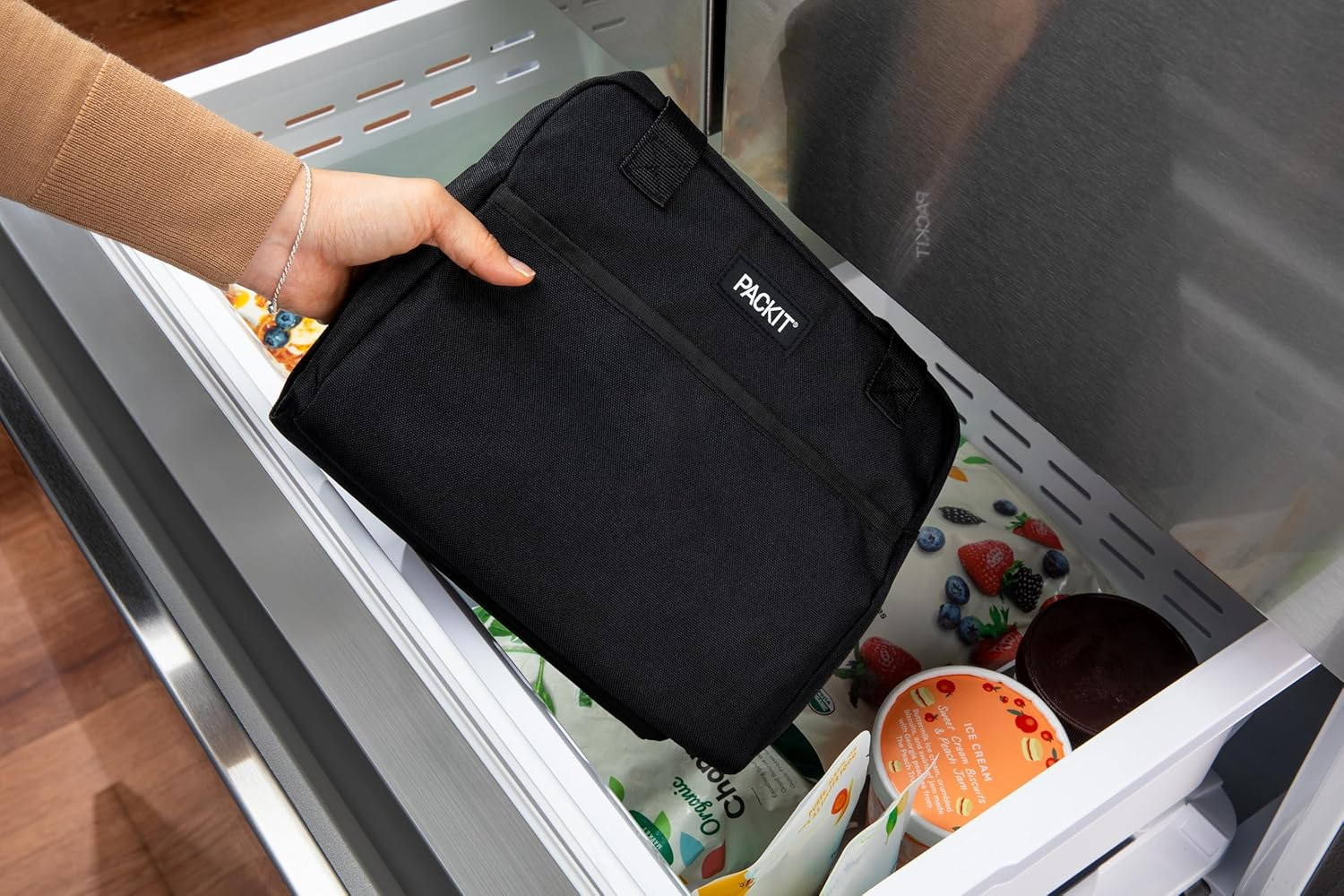 Packit&reg; Freezable Hampton Lunch Bag, Black, Built with Ecofreeze&reg; Technology, Collapsible, Reusable, Zip Closure with Front Pocket and Shoulder Straps, Designed for Fresh Office Lunches image number 6
