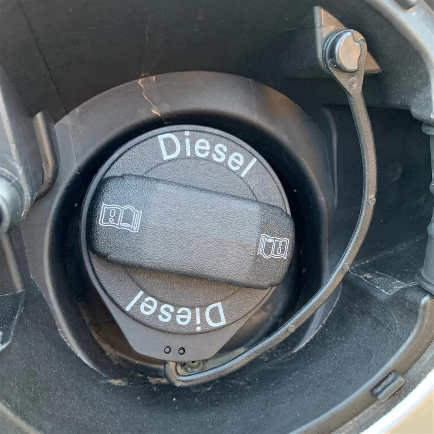 Oil Fuel Cap Tank Cover Line, for Audi, A3 8P A3 8L A4 B6 A4 B7 A4 B8 A5 SPORTBACK A6 C5 A6 C6 A6 C7 A6 4G A8 D3 Q7 4L Q8 A3 Fuel Tank Cover Rope(Straight Rope) image number 1