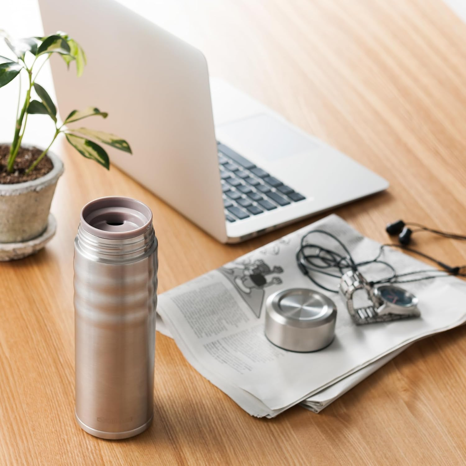 Kyocera Travel Mug with Twist Top, 17Oz, Pearl White