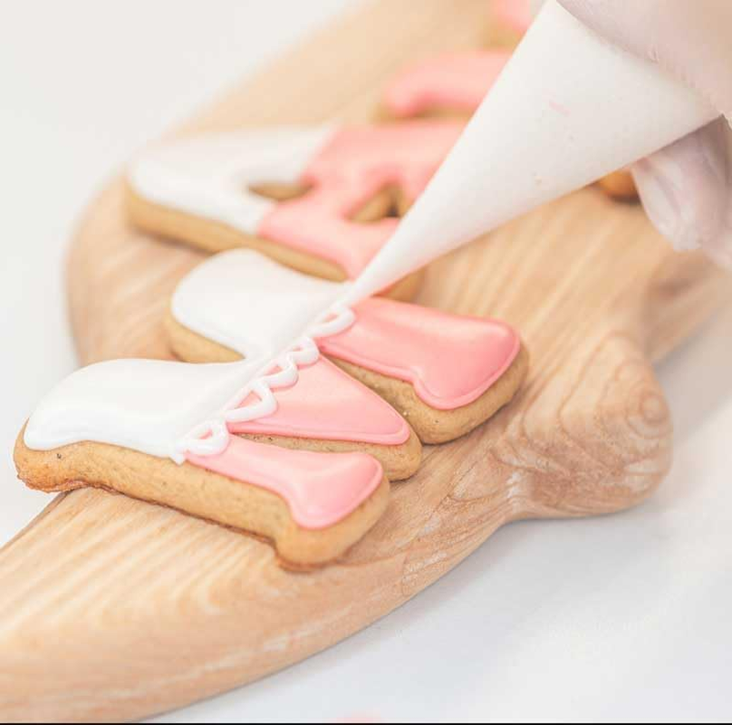 Sprinks Royal Icing Cake Mix 500G | Baking Gingerbread Decorations | Professional Royal Icing Mix | White Royal Icing for Piping Flooding and Gingerbread Houses | Long-Lasting Glossy Finish | Easy to Use image number 1