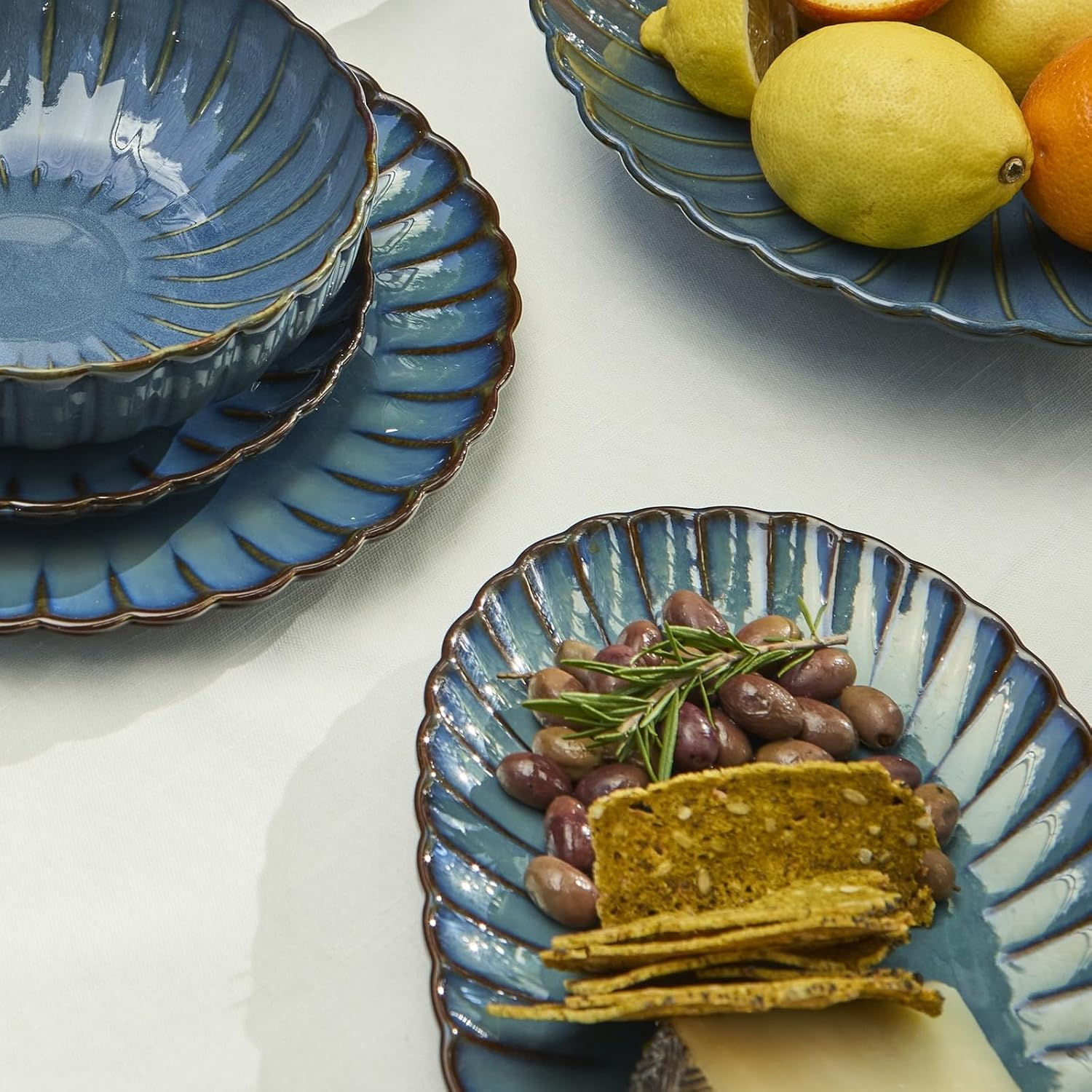 Casa Domani Solare round Platter 33 Cm Azure - Cream image number 3