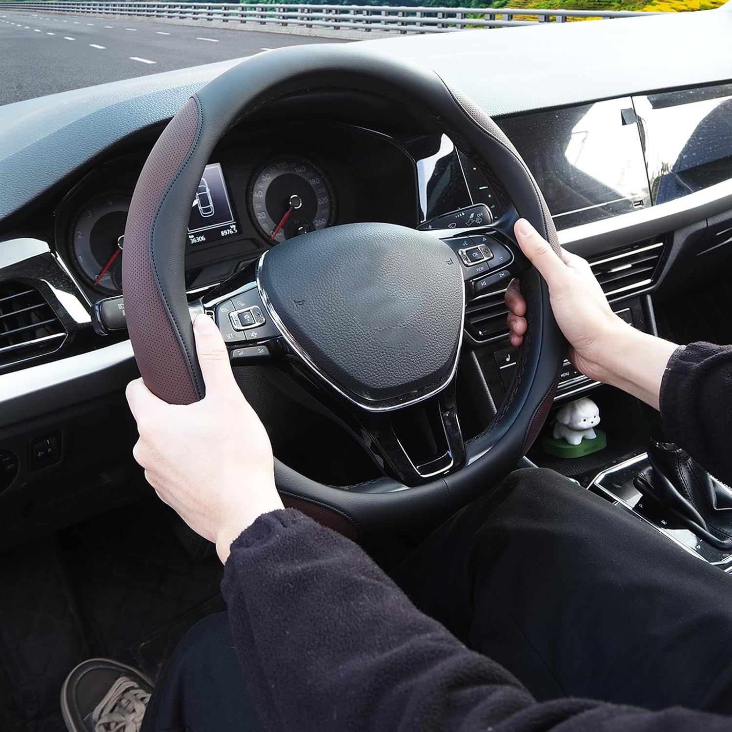 Nappa Leather Car Steering Wheel Cover, anti Slip, Thin, Breathable, Odor-Free, Universal 14.5-15 Inches Fit, Car Steering Wheel Cover Full Surround Aeecssories (Black B-Nappa Leather) image number 3