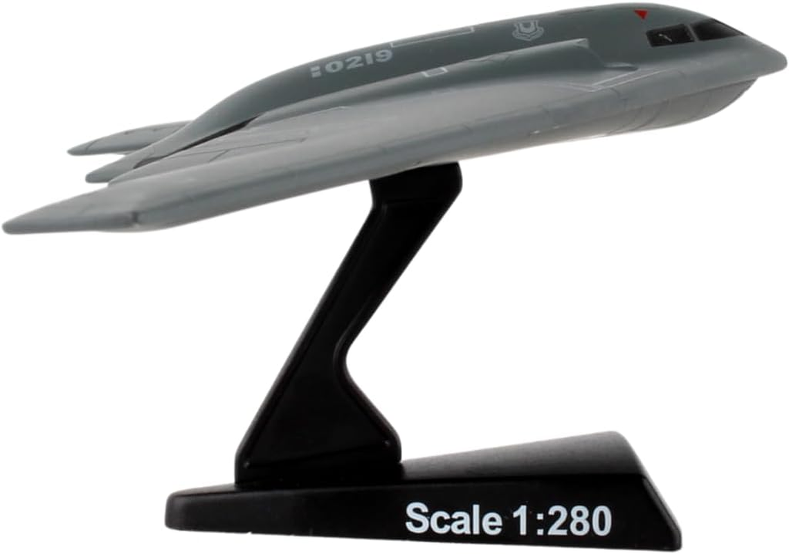 Daron Worldwide Trading B-2 Spirit Vehicle (1:280 Scale) image number 1