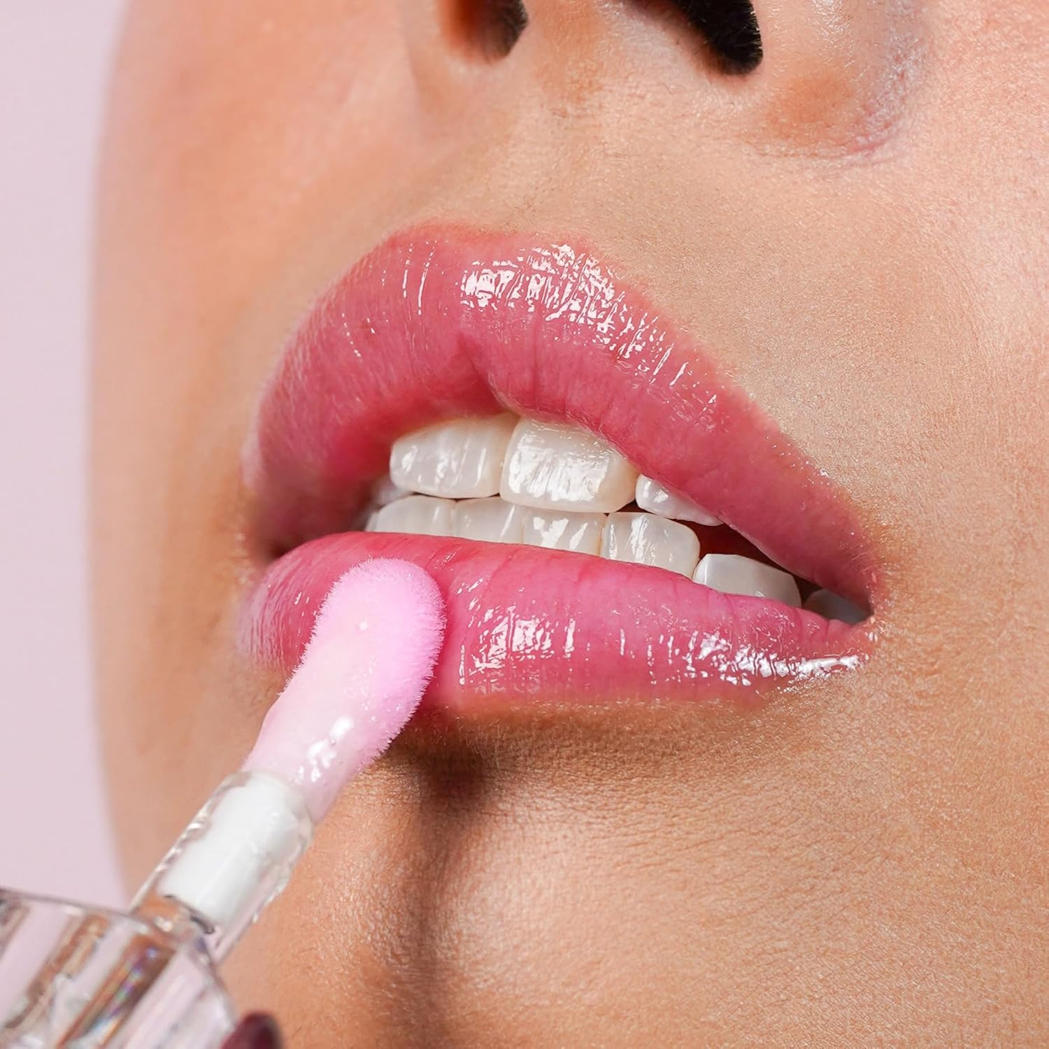 Cheekyglo Colour Changing Lip Oil (Strawberry Matcha) | Ultra-Hydrating & Moisturizing | Magic Lip Gloss | Juicy & Glossy Lips | Non-Sticky Feel | Transfer Proof | 12Hr Lip Stain | Strawberry Scented | Colour Changing Technology image number 3