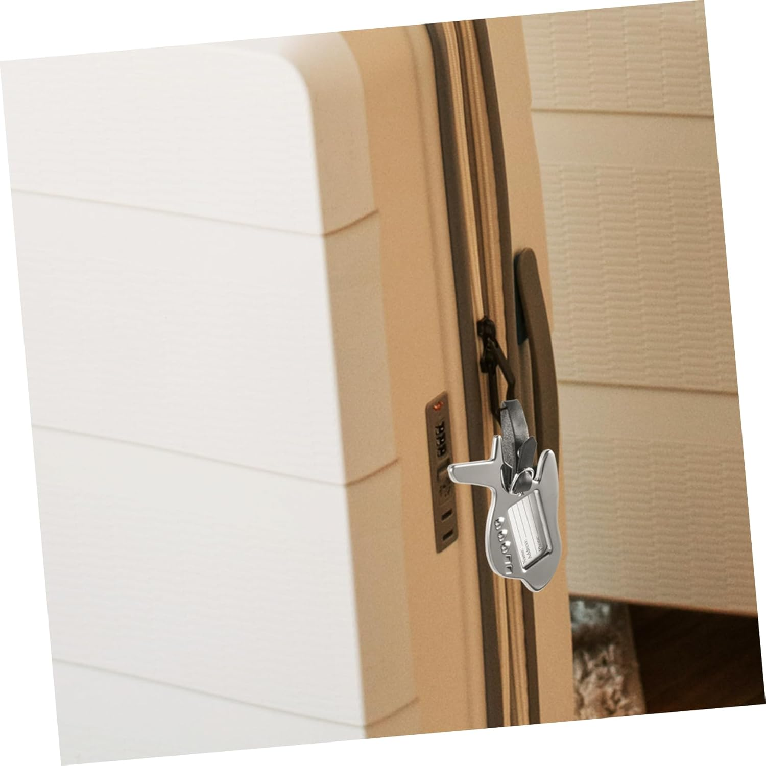 HONMEET Metal Airplane-Shaped Luggage Tags Baggage Identifier for Reusable Name Tag for Suitcases and for Distinguishing Luggage image number 1