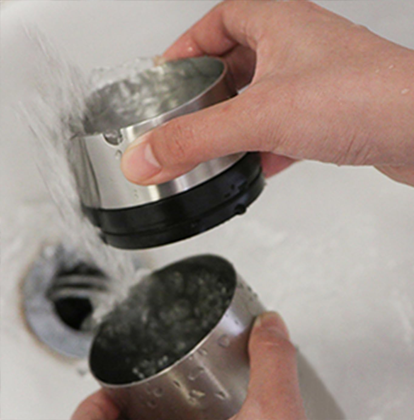 Silvery Car Ashtray with Funnel Cover,Stainless Steel Ashtray Suitable for All Cars image number 3