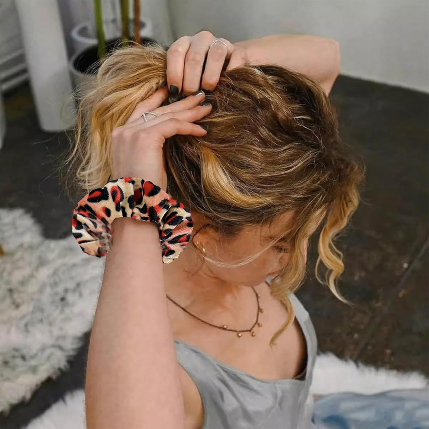 Pack of 4 Hair Bands with Zip & Secret Compartment - Discreet Money Hiding Place for Travel, Beach & Home Safe Storage Travel, Beach Hiding Valuables Home image number 3