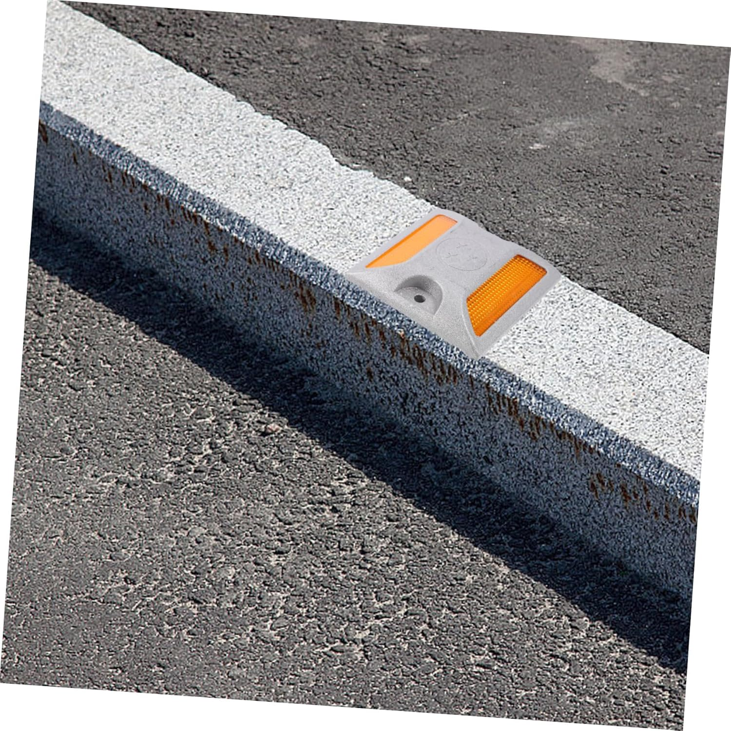 UPKOCH 2Pcs Roadside Reflector Pavement Marker Durable Reflector for Driveways Pathways Enhances Visibility at Night for Outdoor Use image number 2