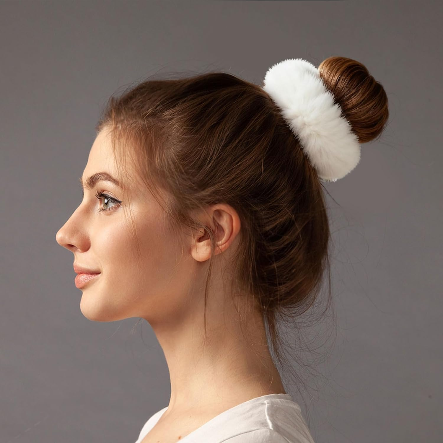 Plush Scrunchie Hair Scrunchie, 2 Pieces Plush Hair Bands, Women'S Pom Pom Headbands, Fluffy Hair Bobbles for Women and Girls image number 3