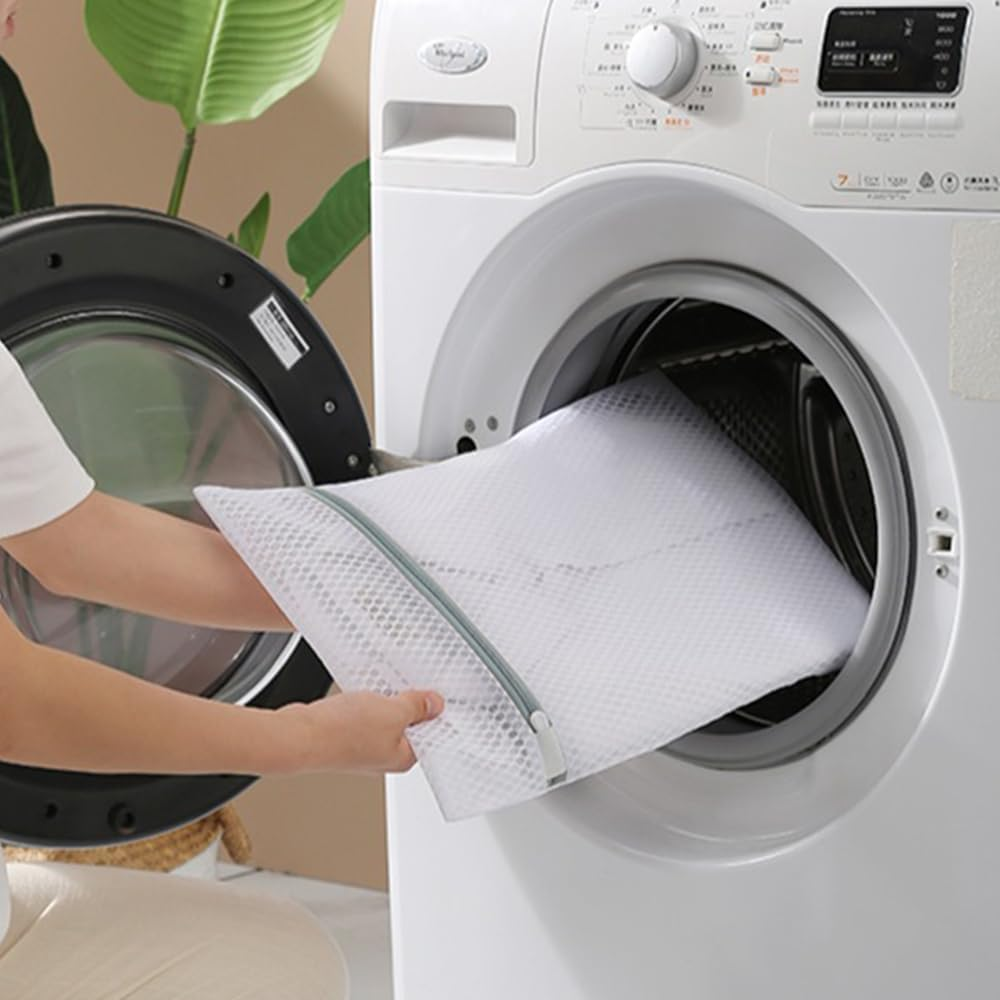 H HOME-MART 3Pcs Honeycomb Mesh Laundry Bags,3 Size Delicates Laundry Bag for Washing Machine,Lingerie Bags Travel Storage Organize Bag for Laundry,Travel image number 4