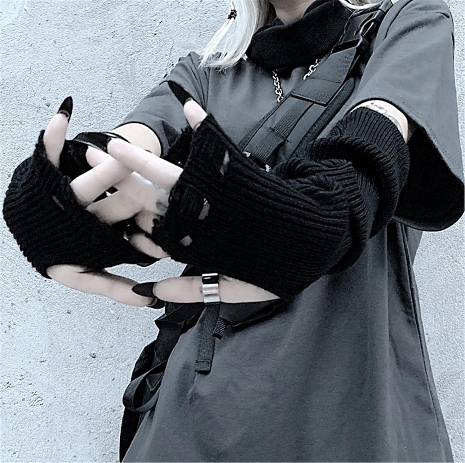 URAWESO Goth Arm Warmers Emo Punk Y2K Arm Sleeves Fingerless Gloves Cosplay Costume - Black01 image number 2