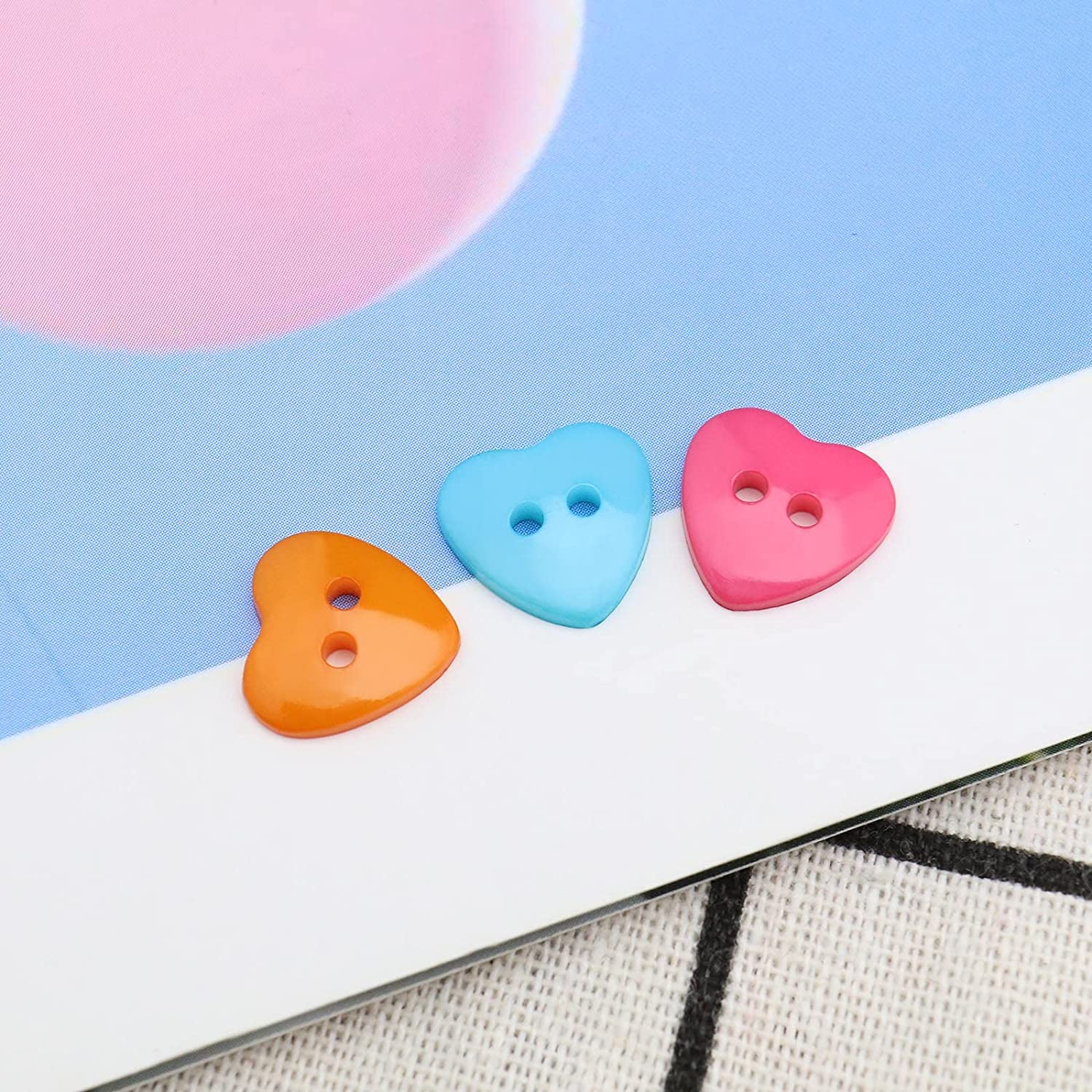 200Pcs Heart Buttons - Colourful Plastic Love Heart Shape with Two Holes for DIY Sewing Accessories, Clothing Making