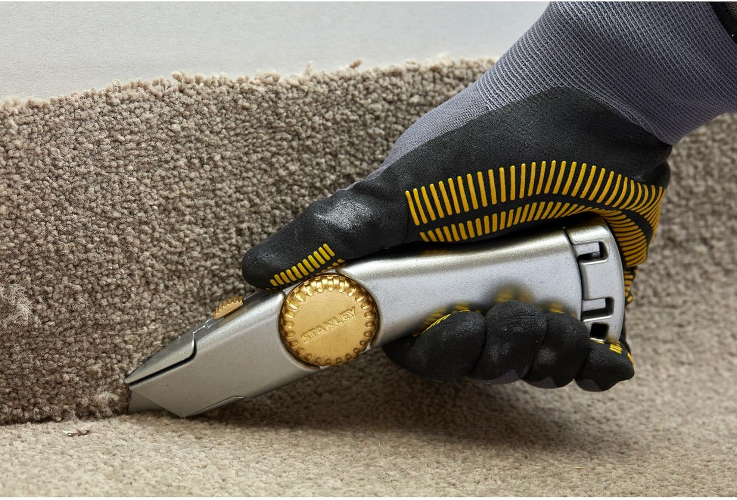 Stanley 2-10-122 Knife "Titan RB" with Retractable Blade, Silver image number 2