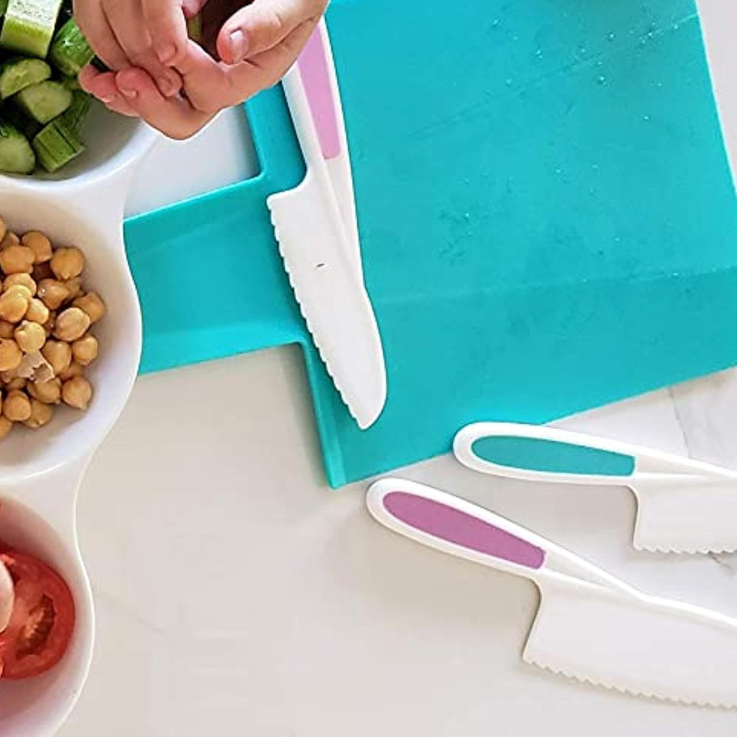 Tovla & Co. Knives for Kids 3-Piece Nylon Kitchen Baking Knife Set: Children'S Cooking Knives in 3 Sizes & Colours/Firm Grip, Serrated Edges, Bpa-Free Kids' Knives (Colours Vary for Each Size Knife) - Multi-Baking Set image number 2