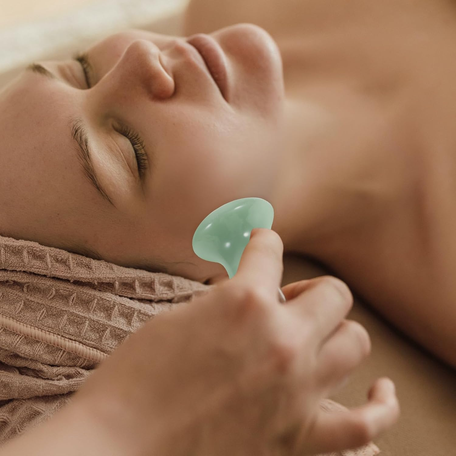 WESIEVYA Jade Mushroom Head Massage Stone for Face and Body, Green Natural Jade Scrapping Stone Massager, Spa Hot and Tool for Skincare and Relaxation image number 2