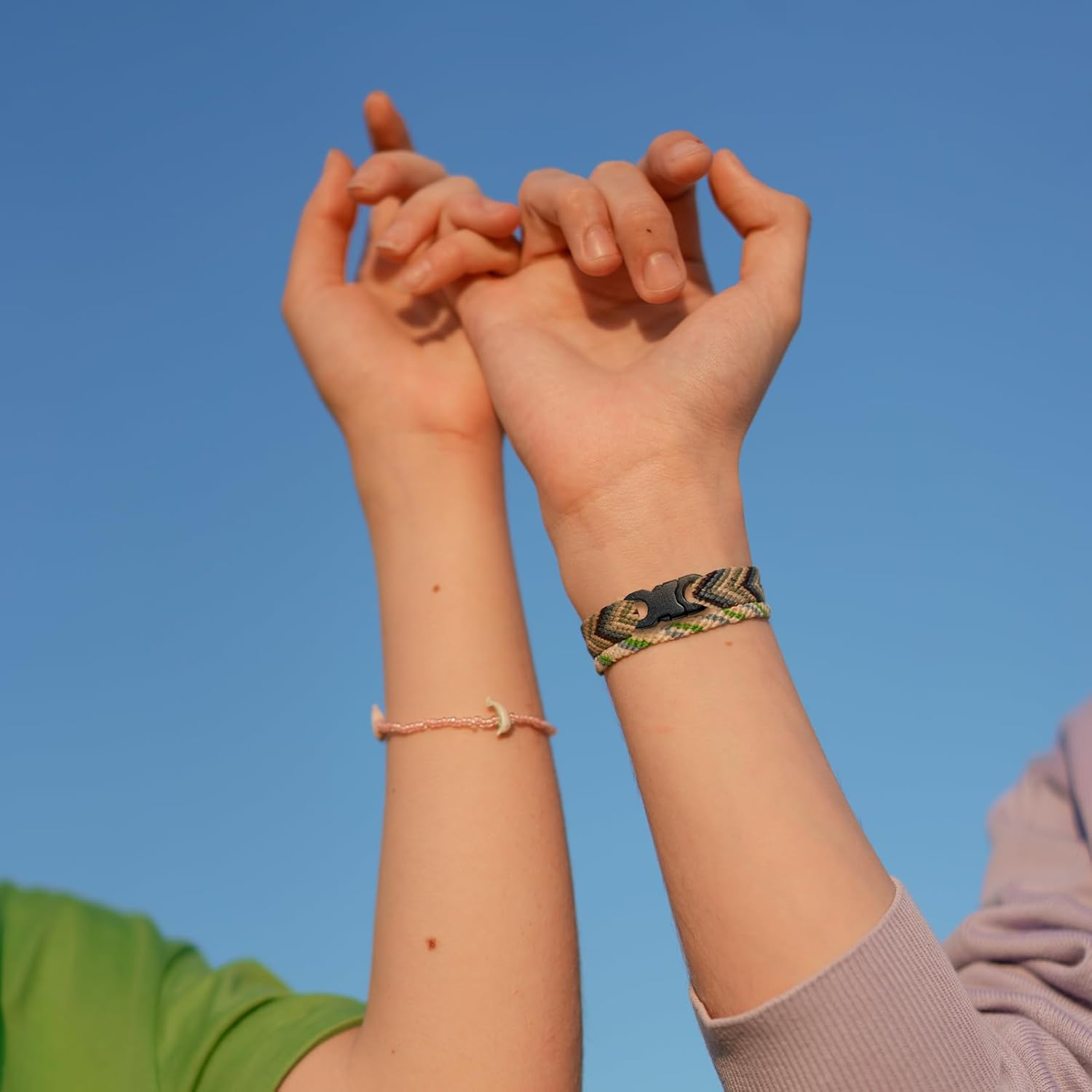 WELANE Safety Breakaway Buckles, 60 PCS Black Mini Release Plastic Buckles for Paracord, Braided Necklace, Cameras Strap Rings (28 X 11Mm/1.10 X 0.43In) image number 3