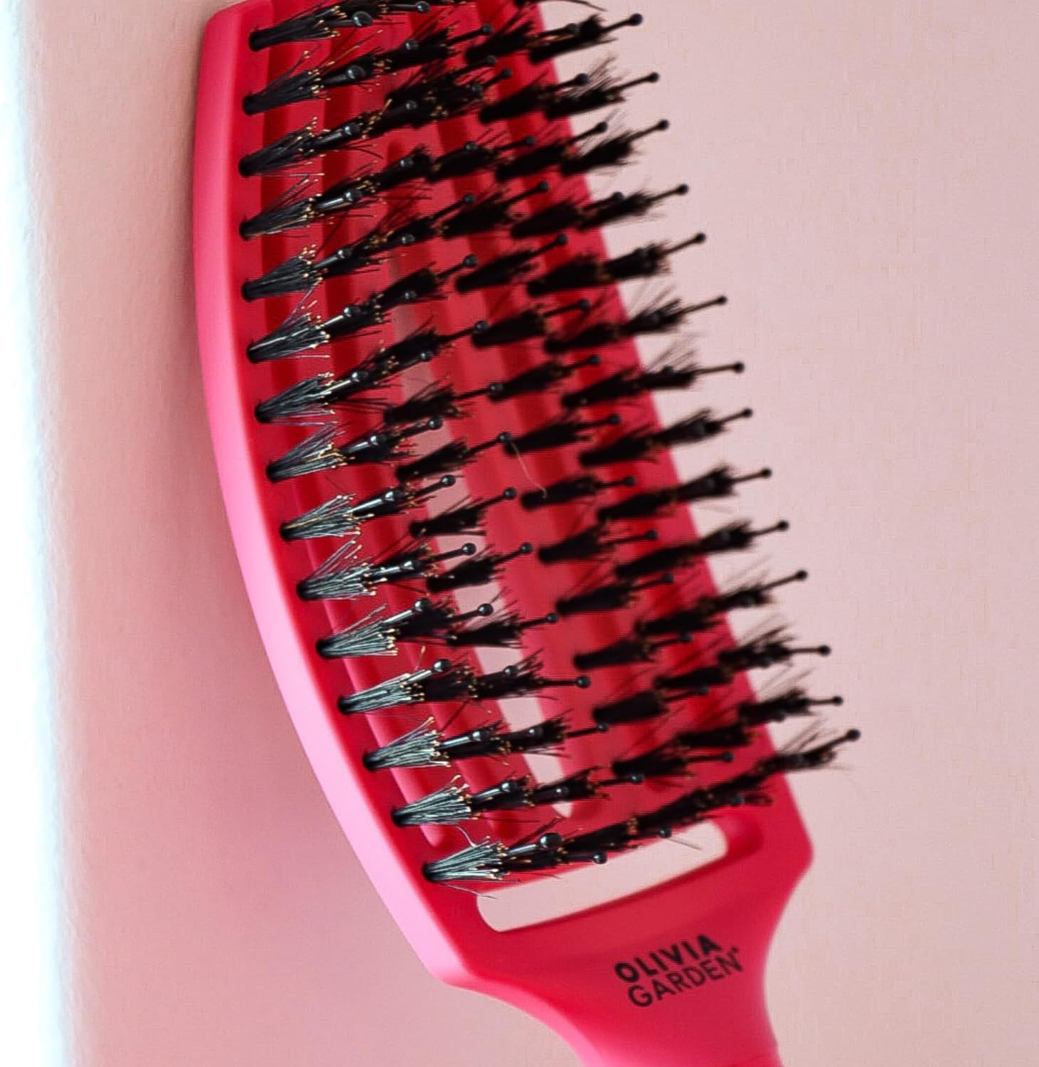 Olivia Garden Fingerbrush Care Iconic - Medium - Hot Pink - Detangler Brush with Boar Bristles & Nylon for Healthy and Shiny Hair image number 3
