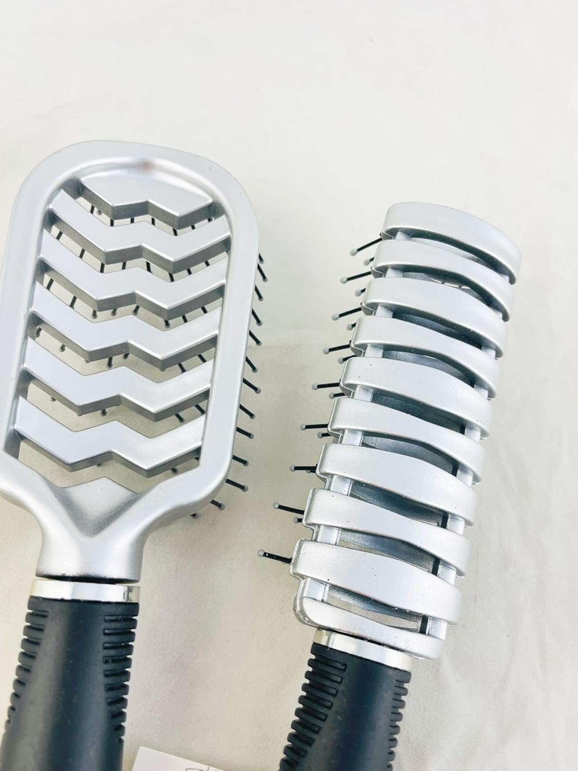 Lylac Hair Brush RANDOM anti Static Massage Oval round Hair Brush Vent Hair Brush Detangling Brush Paddle Brush for Women Men,Sliver/Black RANDOM - Blue/Red image number 2