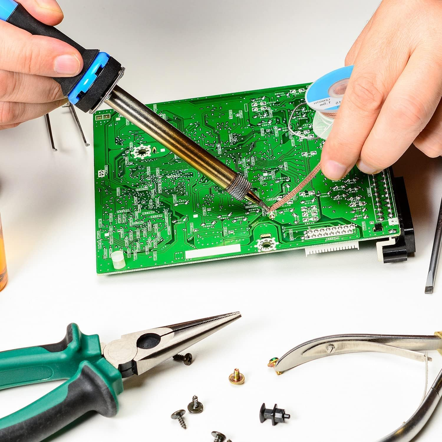 6 Pcs Solder Wick Solder No-Clean Braid Wick Set, 1.5 Meter Length Desoldering Braid Wick (2.0 Mm, 2.5 Mm, 3.0 Mm) image number 4