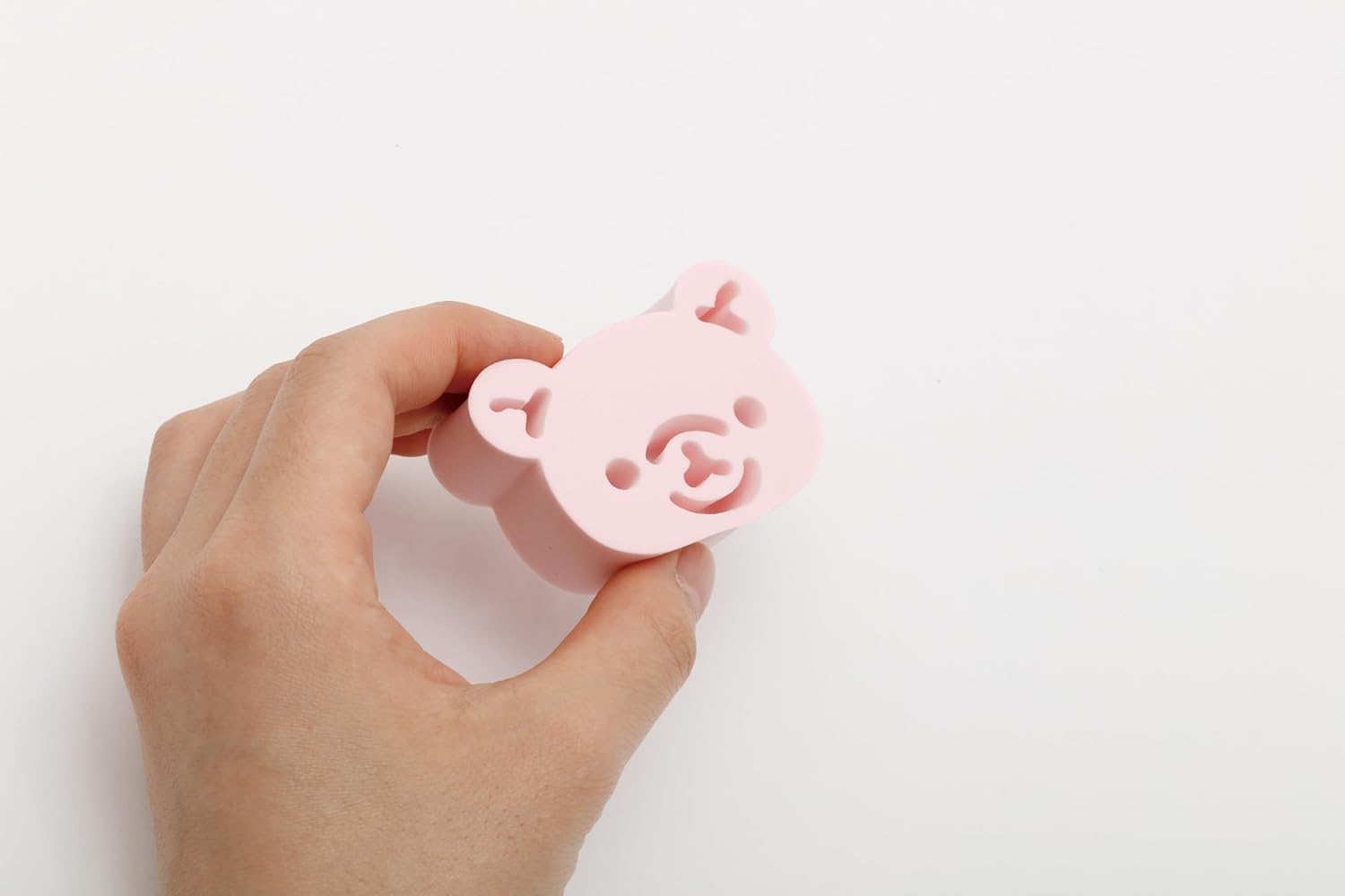 San-X Rilakkuma Makeup Sponge, Korilakkuma, FE46002, H1.6 X W2.4 X D0.8 Inches (4 X 6 X 2 Cm)