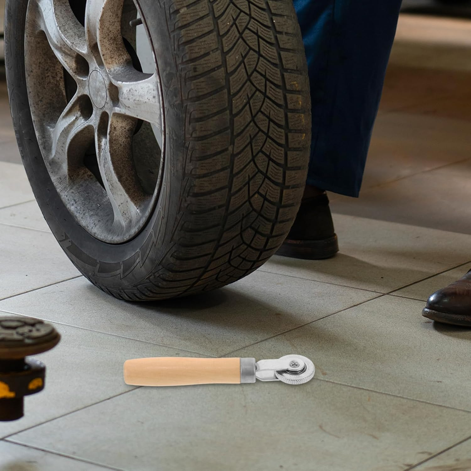 MUCKLILY Automotive Tyre Wheel Repair Tools Material Car Tire Repair Kit Rollers image number 3