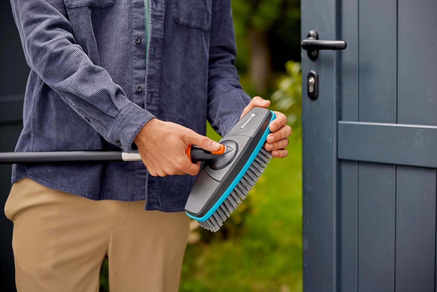 Gardena Cleansystem Soft, Long-Handled Brush: Brush for Cleaning Sensitive Surfaces, Soft Bristles, Swivelling, for Connection to Cleansystem Handle, Ideal for Larger Surfaces (18810-20)