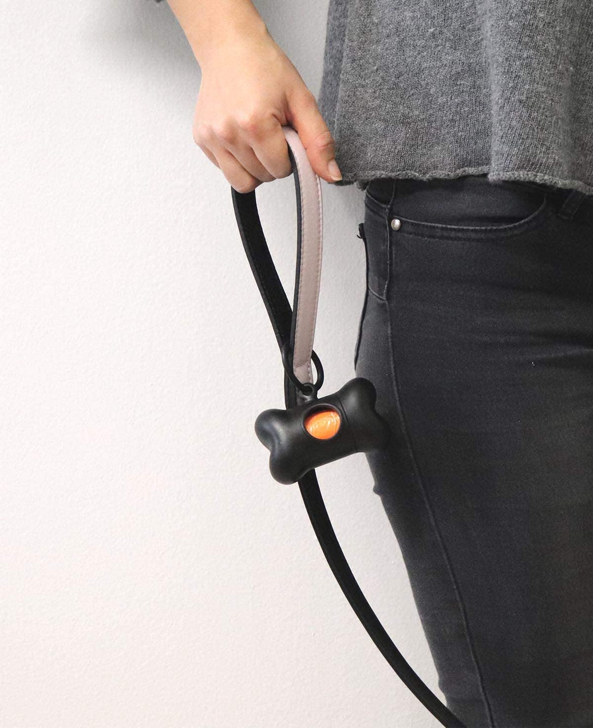 United Pets Dog Travel & Hygiene Bone Poop Bag Holder Provencal Lilac image number 3