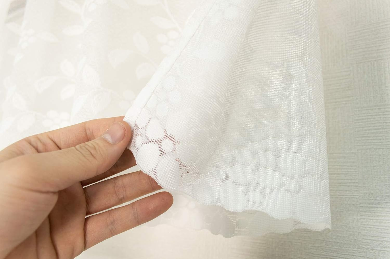 Arie Cafe Curtain, White, Width 39.4 X Length 35.4 Inches (100 X 90 Cm), Made in Japan, Cute Flower Vine Pattern image number 3