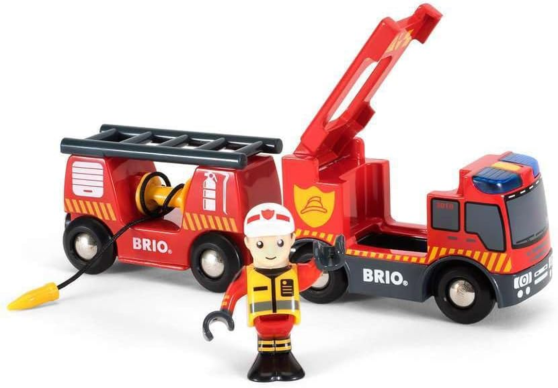 BRIO - Emergency Fire Engine 3 Pieces image number 4