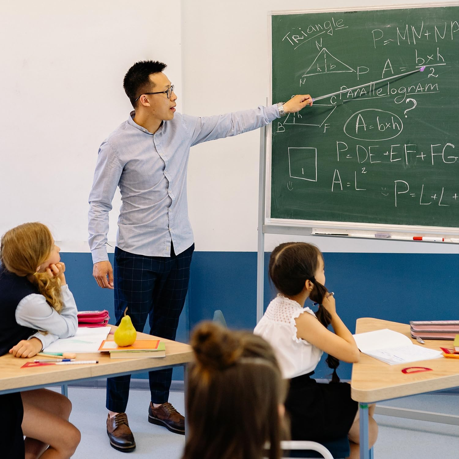 4Pcs Telescopic Teachers Pointer Sticks, Retractable Hand Whiteboard Pointer Finger Extendable Pointing Stick for Speakers Presentation Classroom Office (4 Colors) image number 2