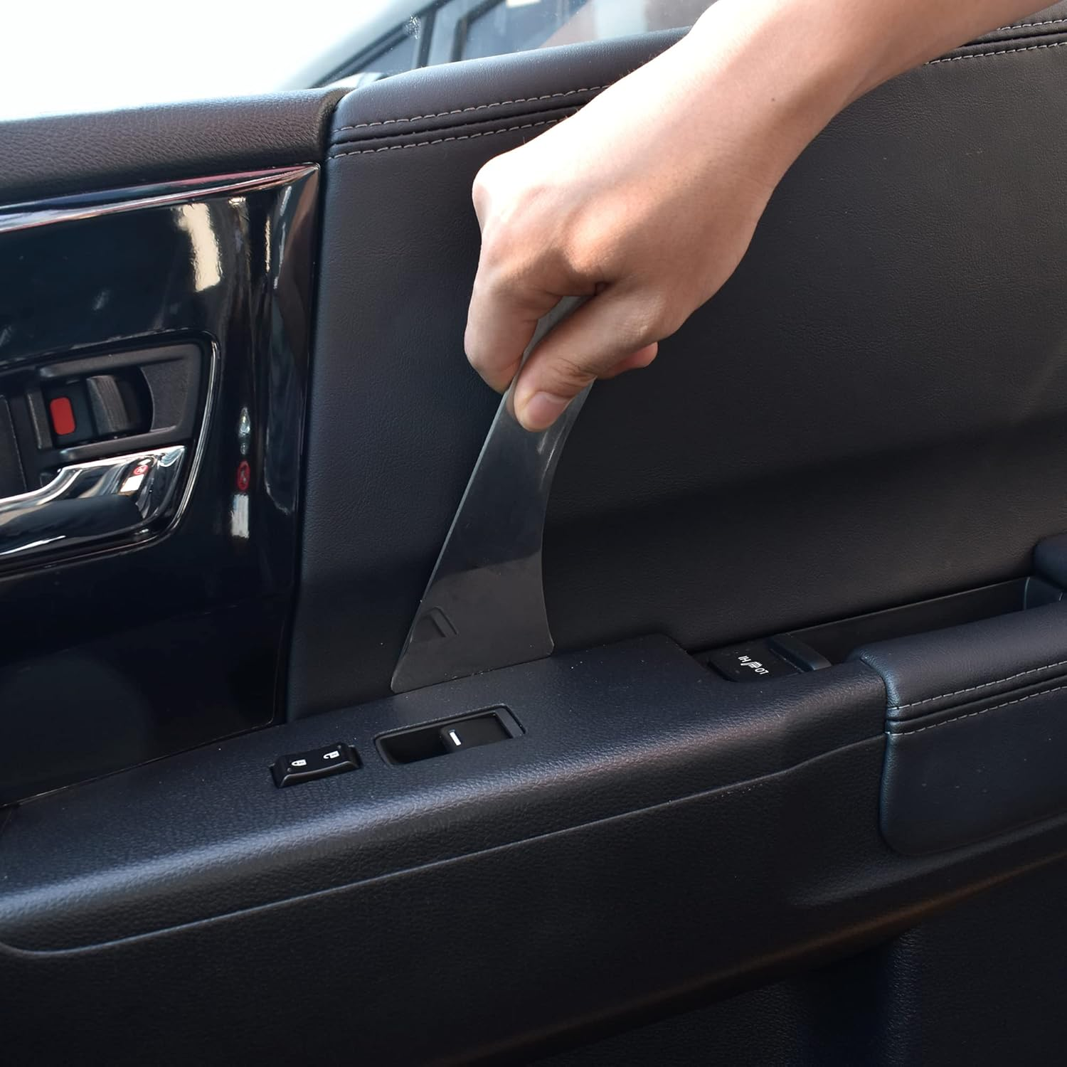 Wigoo Trim Removal Tool Metal Pry Tool Pro Stainless Steel Metal Pry Board Auto Clip Removal Tool Door Panel Car Interior Trim Tools for Fastener, Audio Dashboard, Clips, Baseboard - 2PCS image number 6