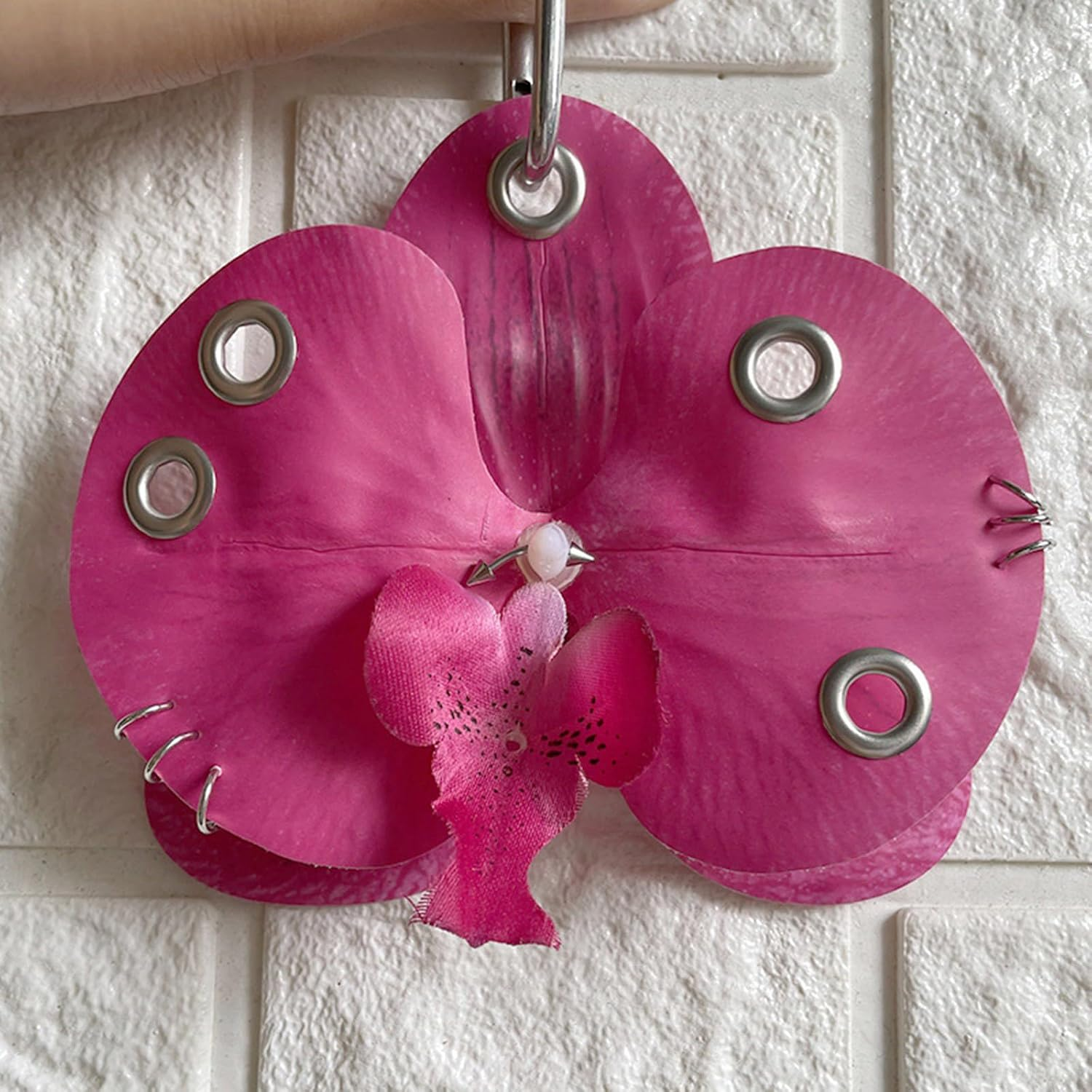 [Xinsheinelry] Artistic Pharaenopsis Shape Reusable Structure Key Chain Pendant Elegant Design Ornament for Practical Decoration Solutions - A image number 3