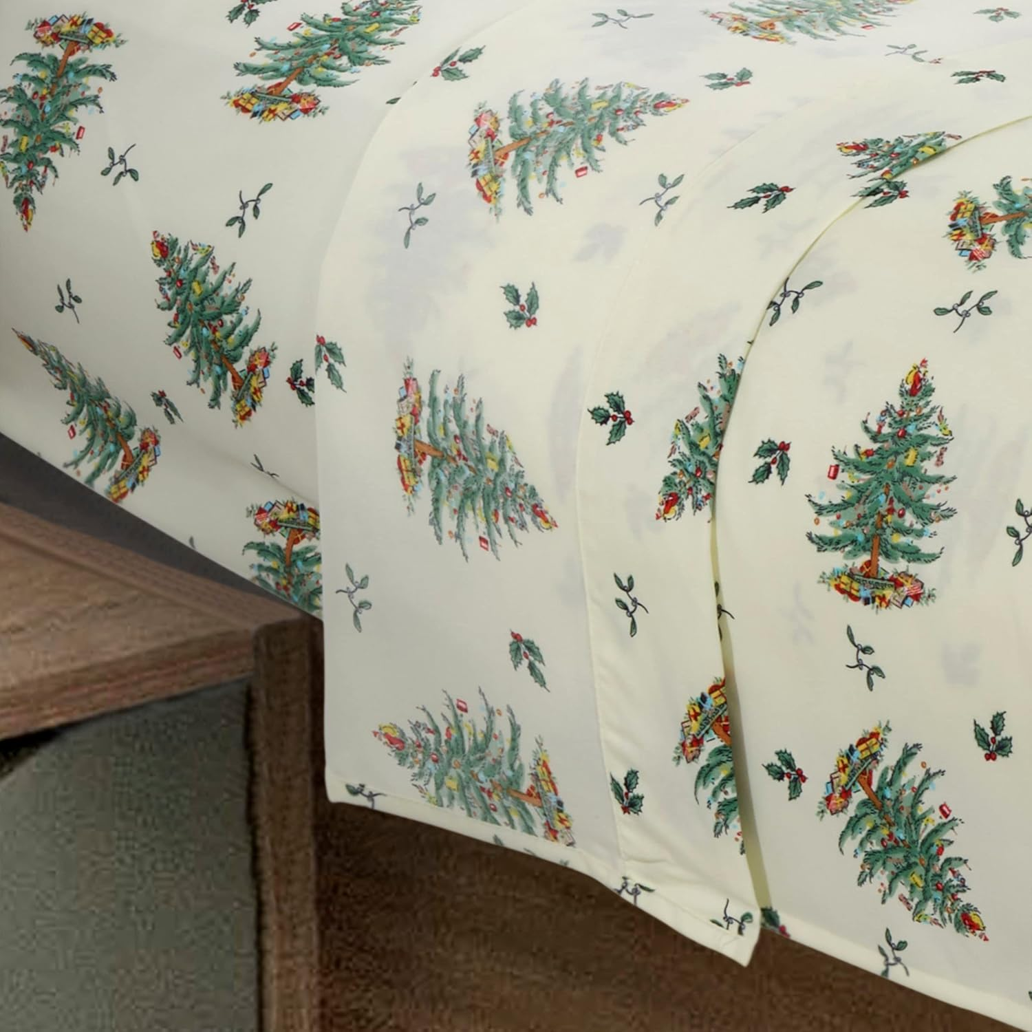 Avanti Linens - Full Sheets, Cozy Home & Holiday Decor (Spode Christmas Tree Collection), Ivory image number 1