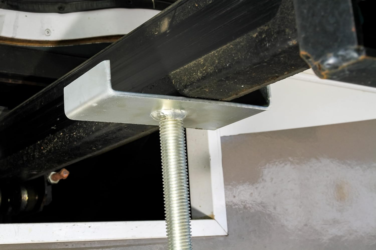 Camco Mfg Inc 48867 Eaz-Lift Heavy Duty Slide Out Support image number 3