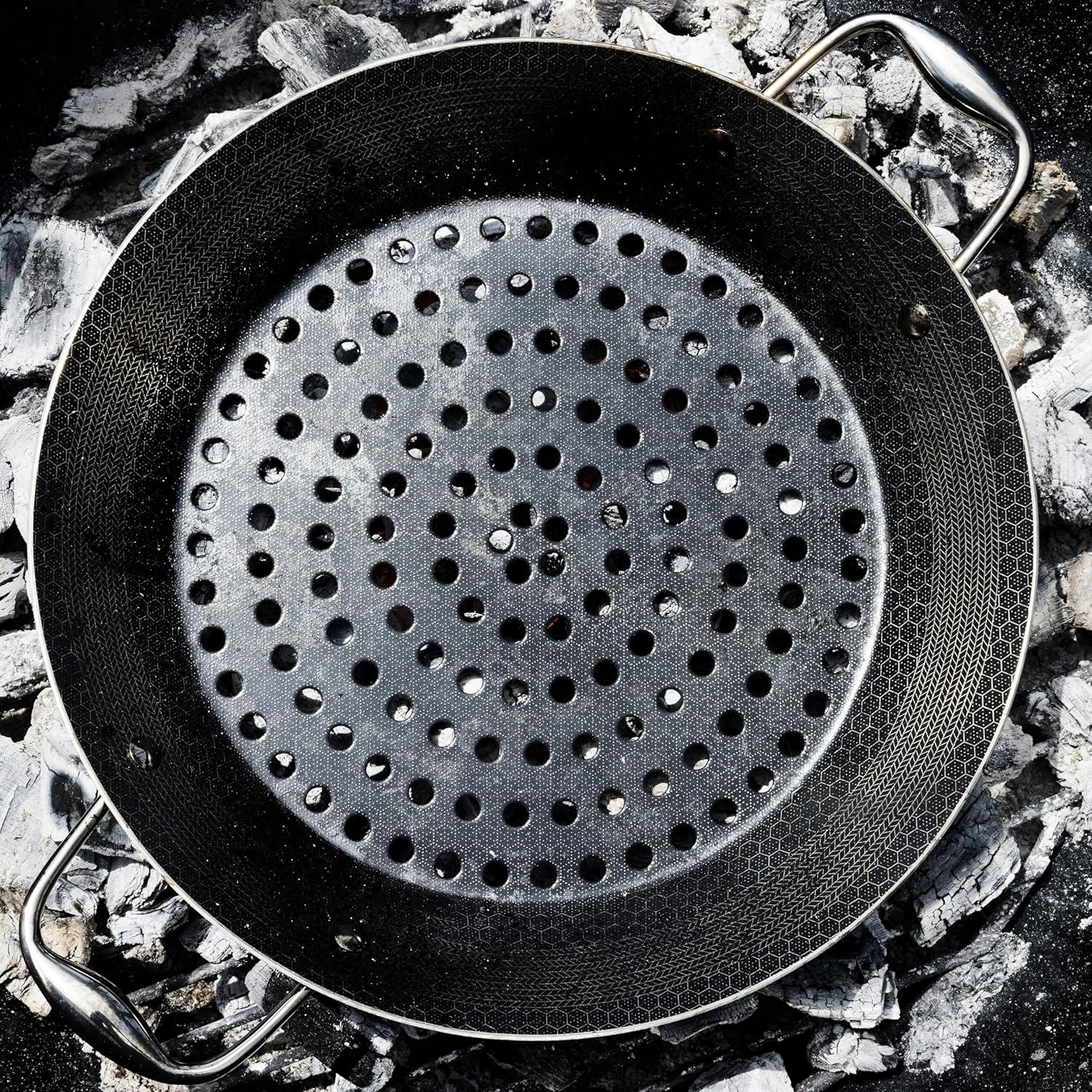 Hexclad Hybrid Nonstick BBQ Grill Pan, Dishwasher-Friendly, BBQ and Oven-Safe up to 480&deg;C image number 4