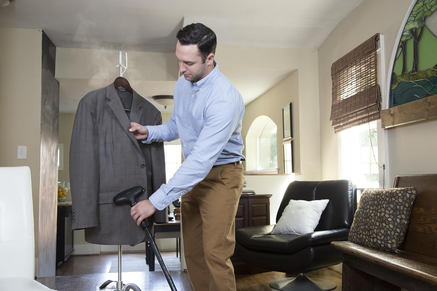 Jiffy Steamer J‑2000 Garment Steamer &ndash; 1300 W, 2 Minute Heat Up, 2.8 L Extra Large Tank, 1.5 Hr Continuous Steam &ndash; Wrinkle Remover for Clothes, Curtains, Tablecloths &ndash; Made in USA