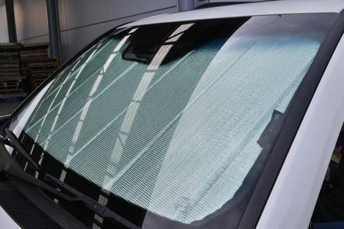 Genuine SNAPSHADES Front Windscreen Sun Shade for Toyota Landcruiser 300 Series | Lexus LX (J300/J310; 2021-Present) image number 2