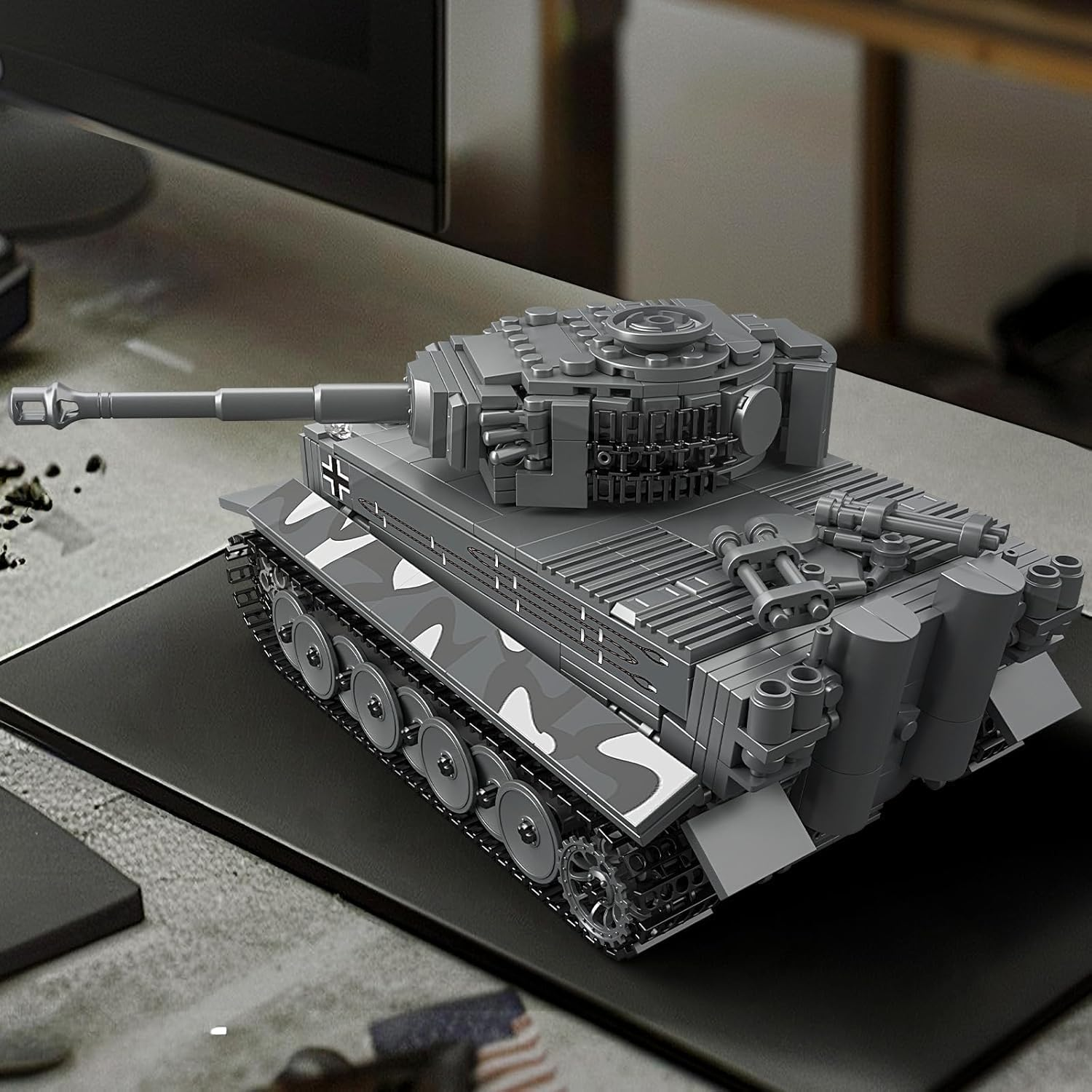 Mould King Tiger Tank Building Blocks Set, Remote Control Military Vehicle Construction Kit, Adult Collectible Model Tanks, Gifts Toys for Boy(800 Pieces) image number 5