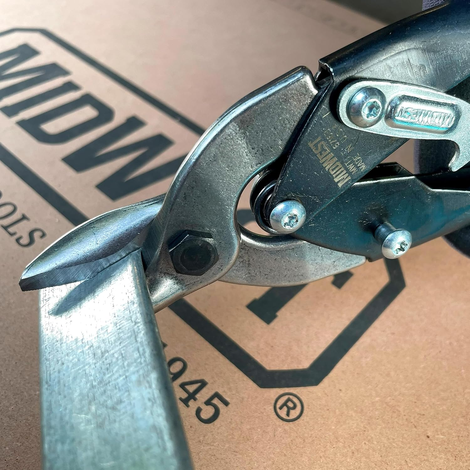 MIDWEST Bulldog Aviation Tin Snip - Straight Cut Regular Tin Cutting Shears with Forged Blade & KUSH'N-POWER Comfort Grips - MWT-6716B image number 6